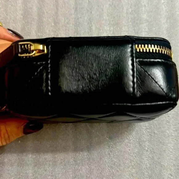 Chanel Black Quilted Mini Lacquered Chain Clutch in lambskin leather - Picture 14 of 16